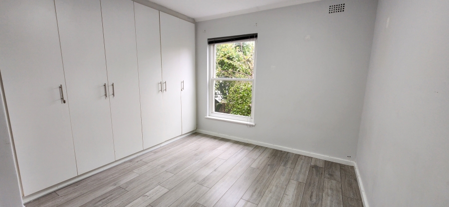 To Let 4 Bedroom Property for Rent in Bloubergrant Western Cape